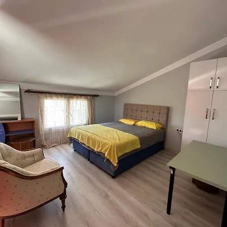 Villa Triplex With Pool And Garden