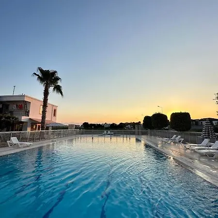 Villa Triplex With Pool And Garden
